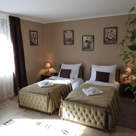 Moezsi Apartman Tolna Luaran gambar