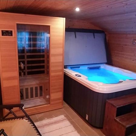 Moezsi Apartman Tolna Luaran gambar