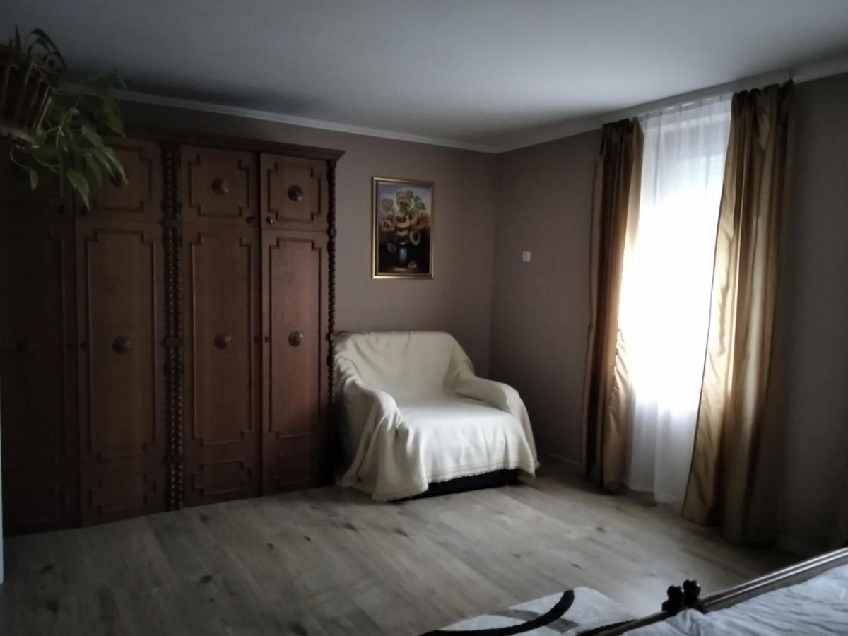 Moezsi Apartman Tolna Luaran gambar