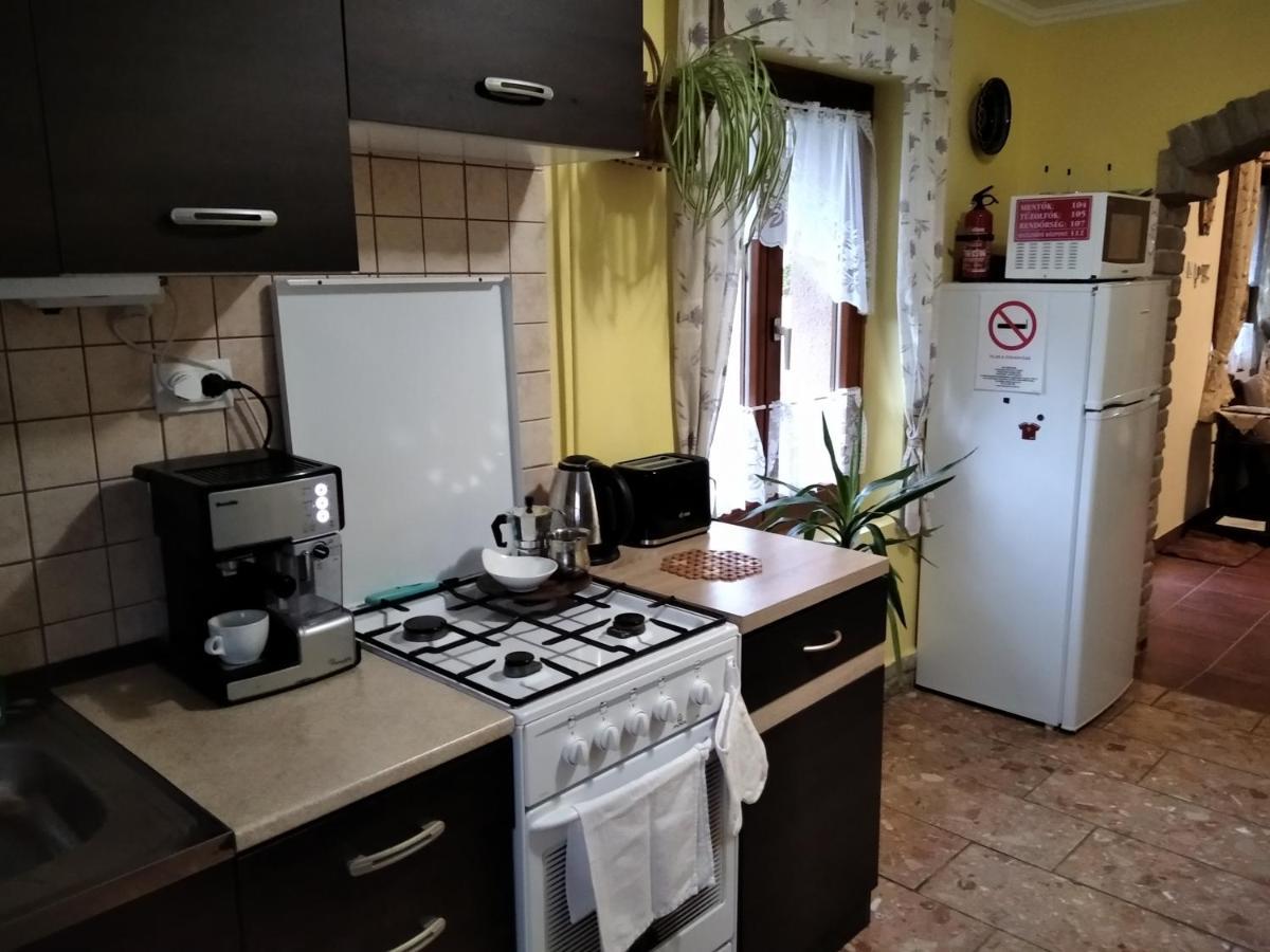Moezsi Apartman Tolna Luaran gambar