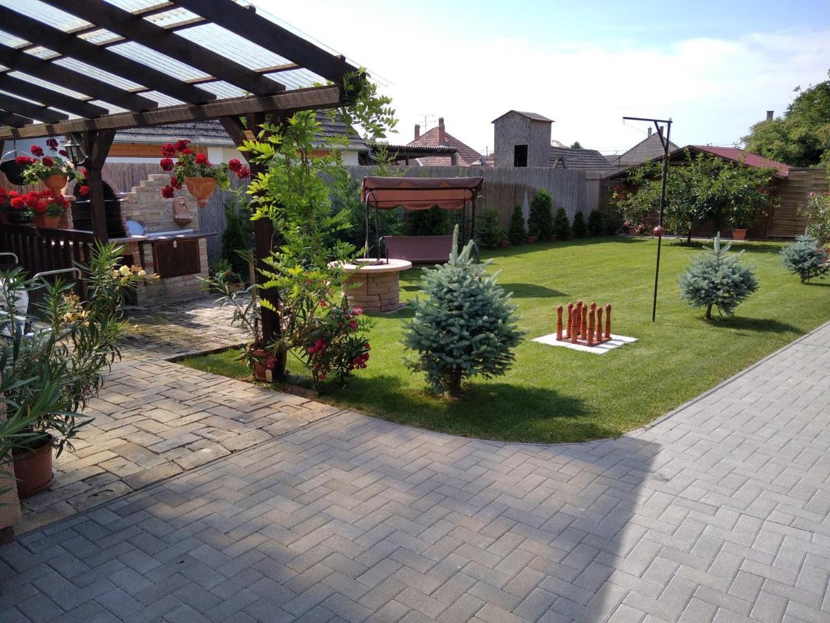 Moezsi Apartman Tolna Luaran gambar