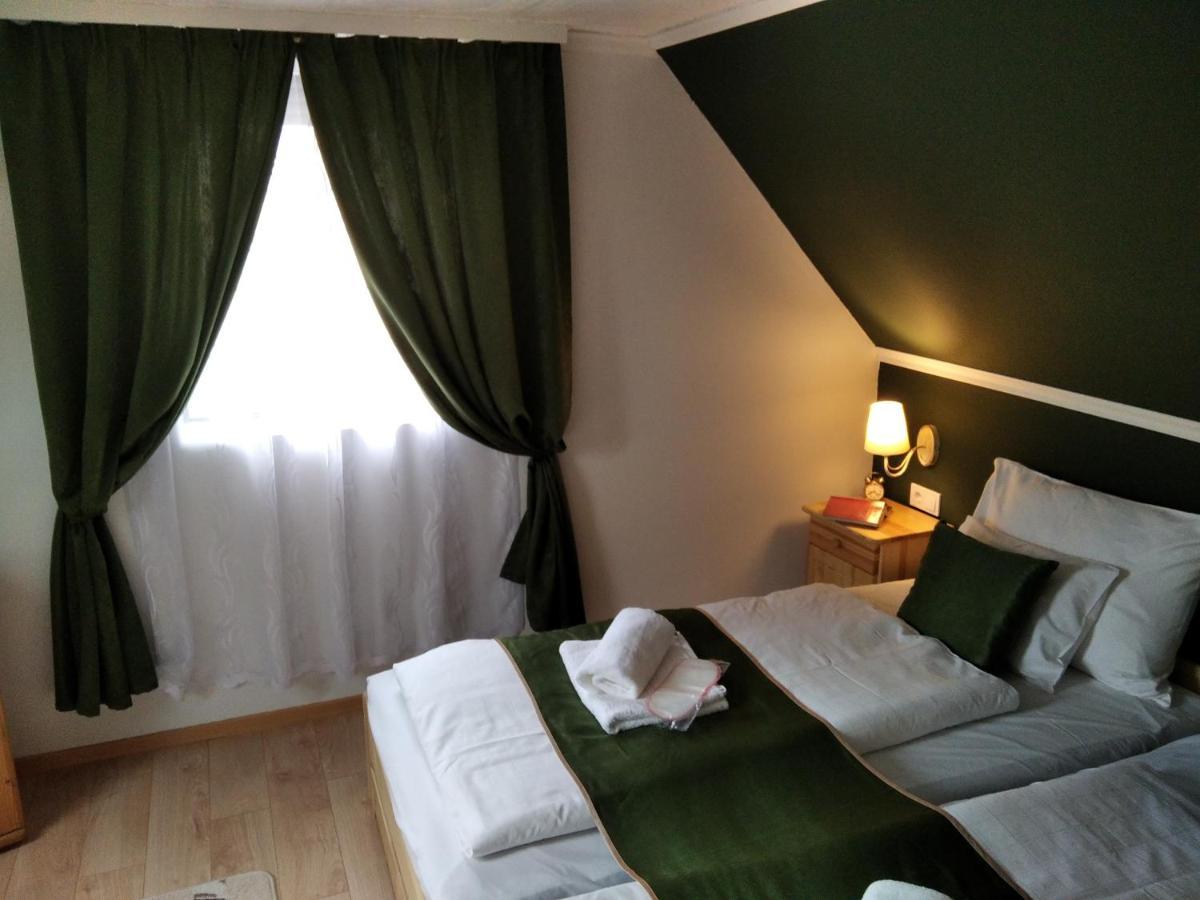 Moezsi Apartman Tolna Luaran gambar