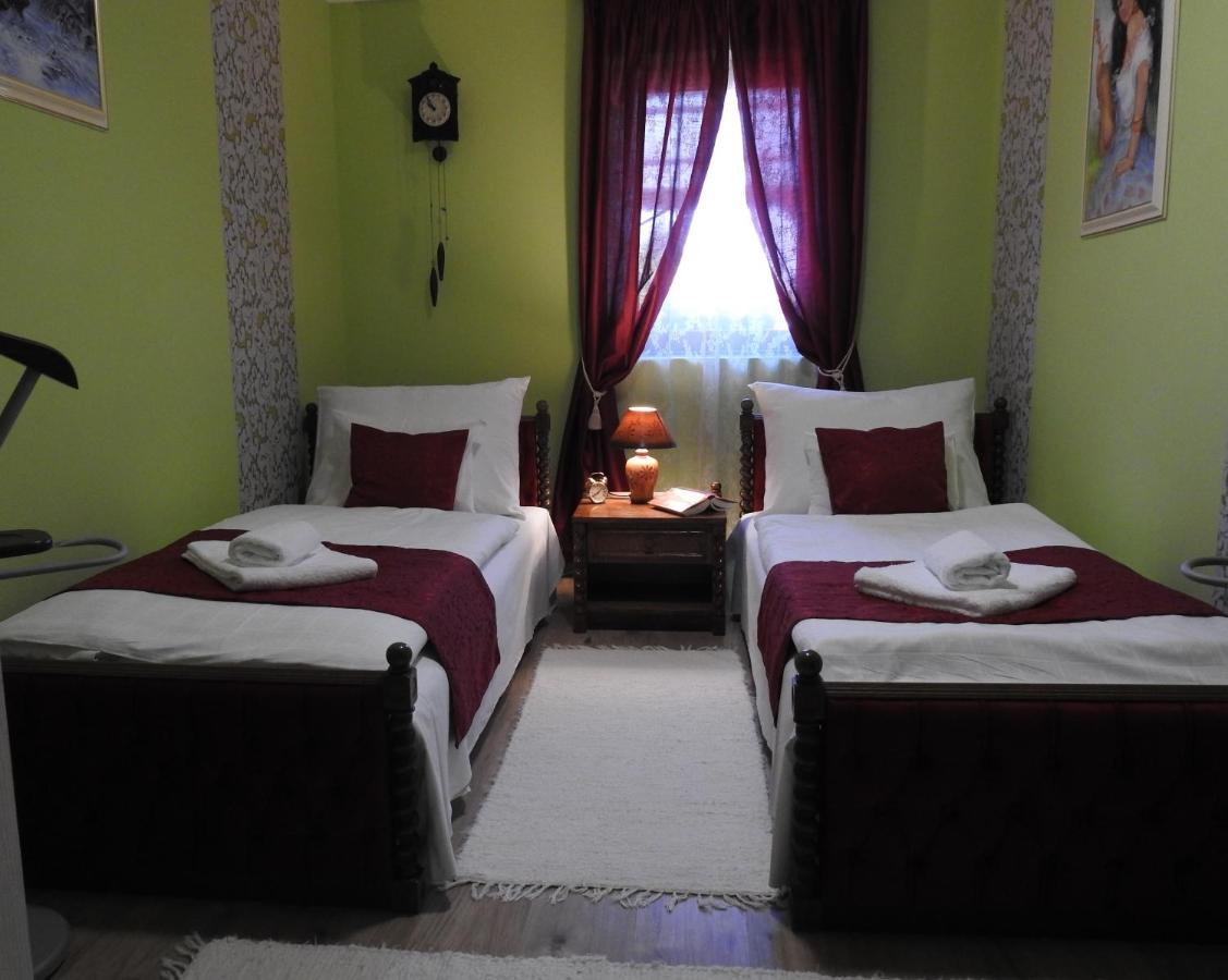 Moezsi Apartman Tolna Luaran gambar