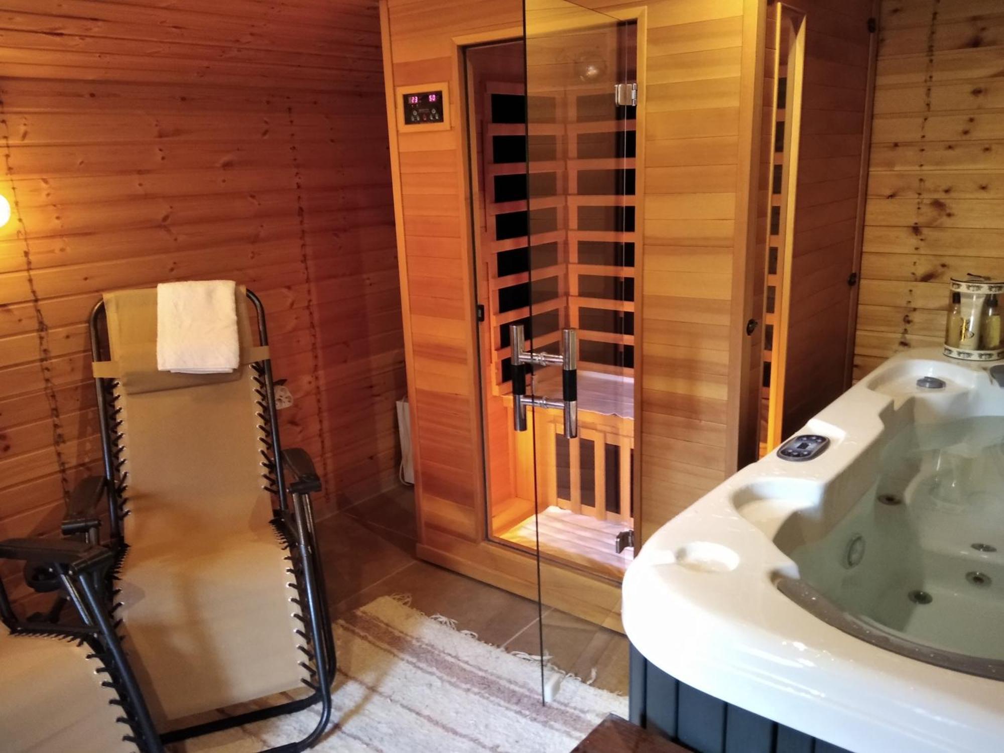 Moezsi Apartman Tolna Luaran gambar